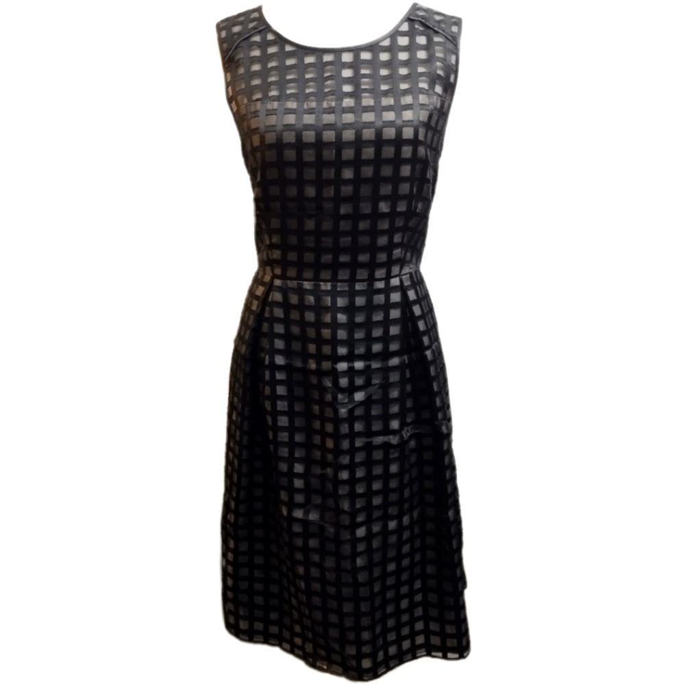 SLEEVELESS COCKTAIL DRESS